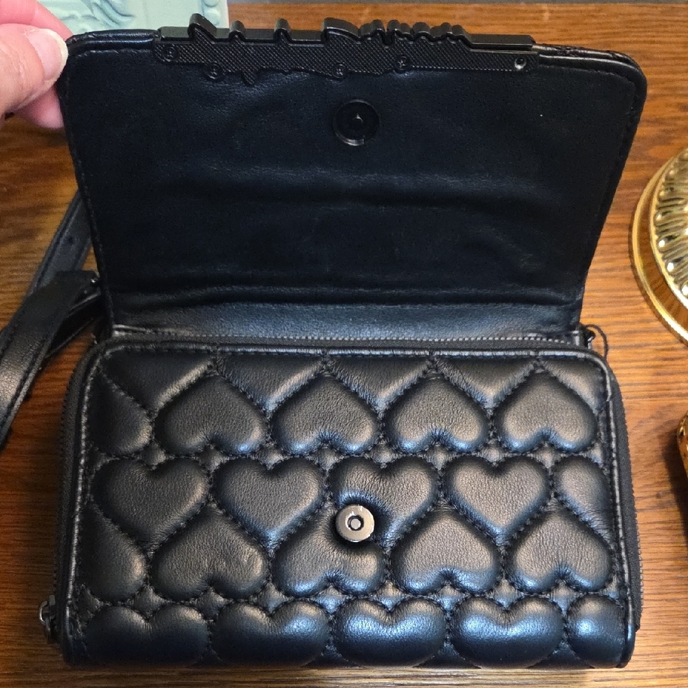 Black Quilted Crossbody Bag - Picture 6 of 9